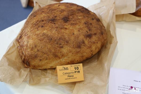 Locul-III---paine-de-casa-traditionala-cu-cartofi